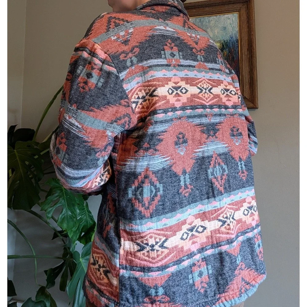 Mountain and Isles Womens Shirt Jacket Med/Lrg Aztec Southwestern Hiking Outdoor